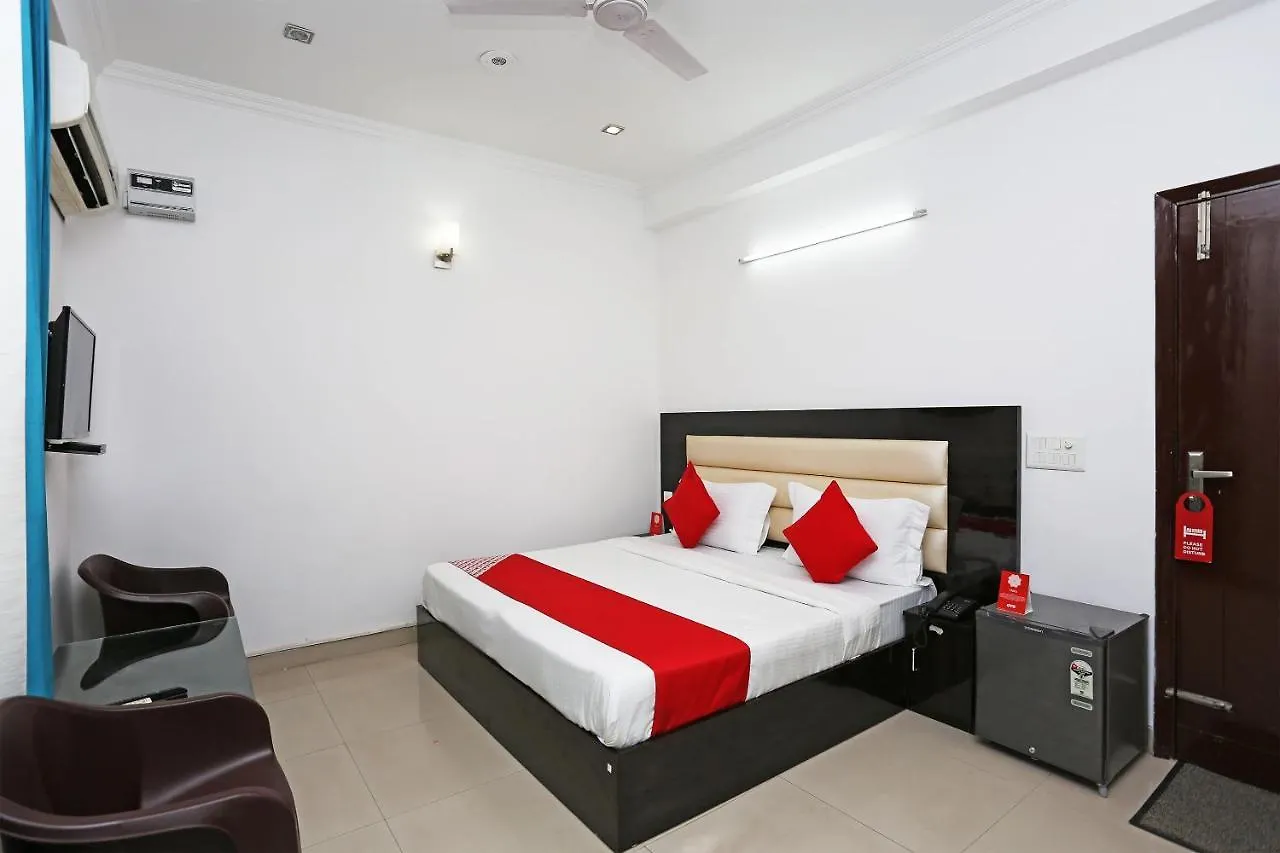 Oyo 16449 Signature Stay'S Gurgaon India